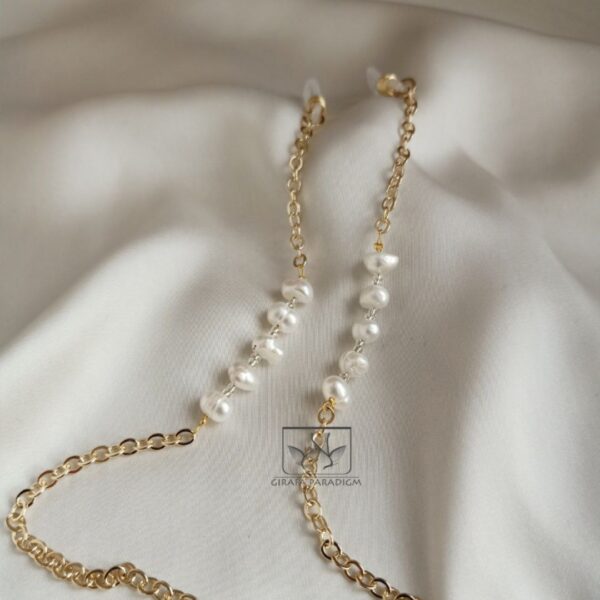 Golden Glasses Cord with pearls - Image 4