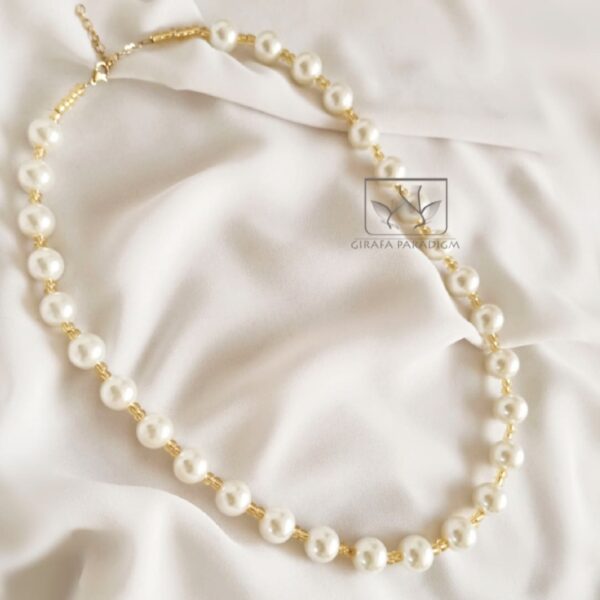 Large Pearls & golden beads Necklace - Image 2